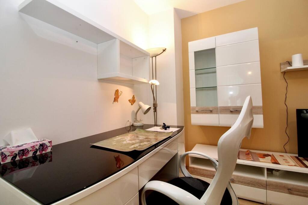 Cozy Apartment Free Parking Bécs Kültér fotó